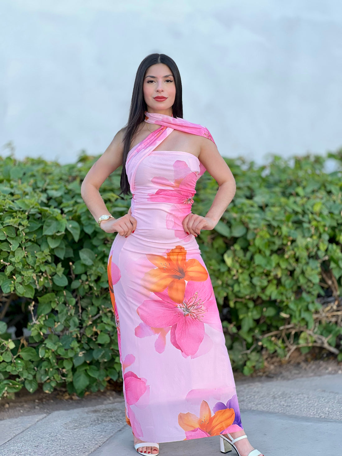 Vestido largo floral cordón en cuello, tela mesh